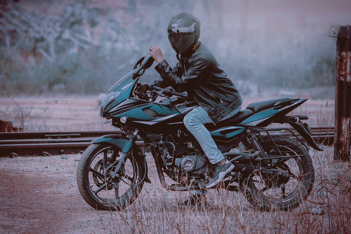 Why Men Prefer Motorcycle Leather Jackets in the UK?