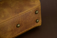 Premium Cowhide Leather Toiletry Bag Travel Dopp Kit Distressed Tan -