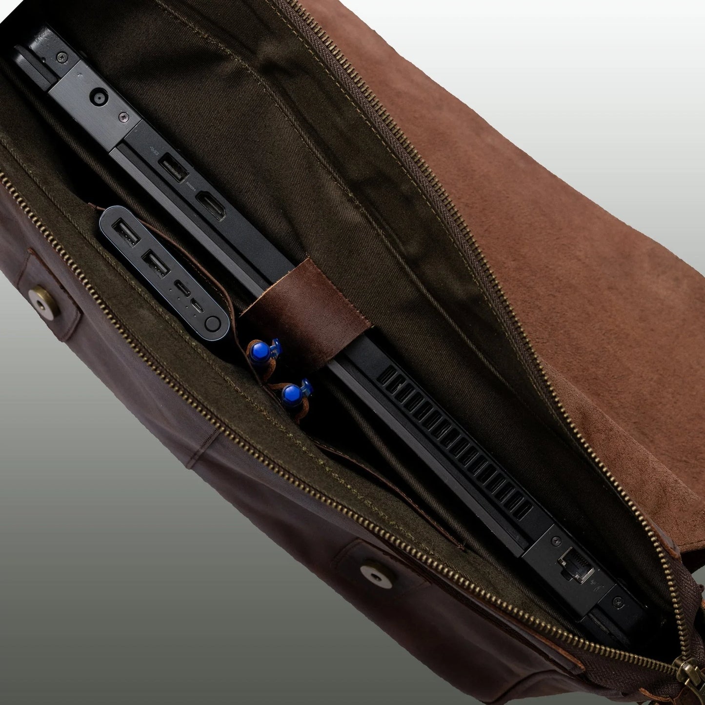 rustic distressed black leather laptop messenger bag for men & women -