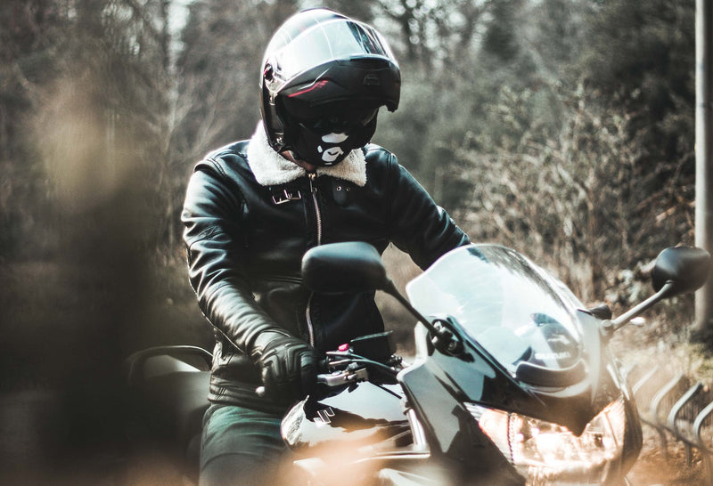 6 Undeniable Leather Jacket Benefits for Every Motorcycle Rider