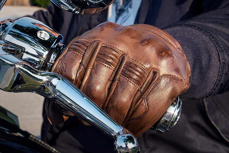 How to Select Perfect Leather Fashion Accessories Any Day?