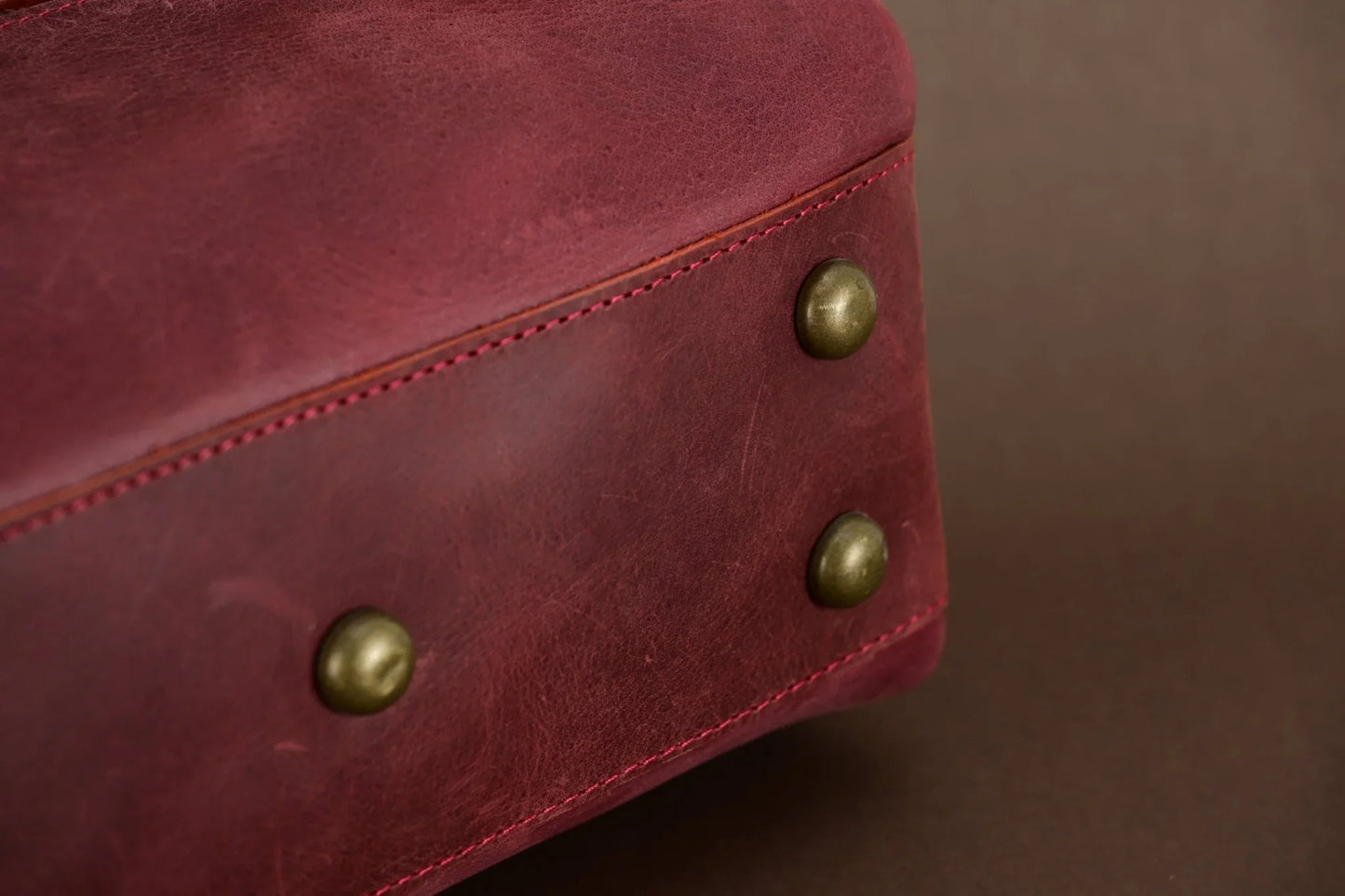 premium cowhide leather toiletry bag travel dopp kit distressed maroon - 