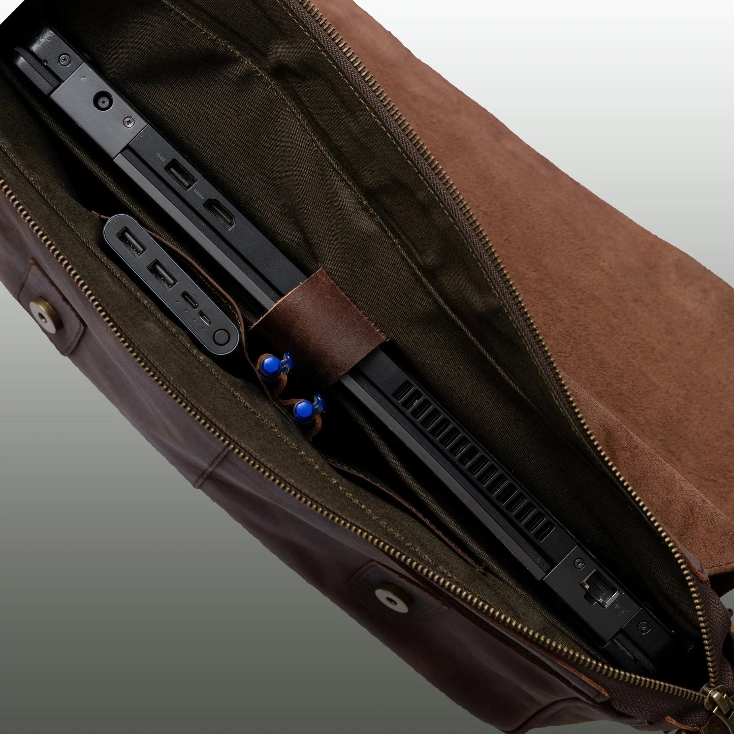 rustic distressed brown leather laptop messenger bag for men & women -